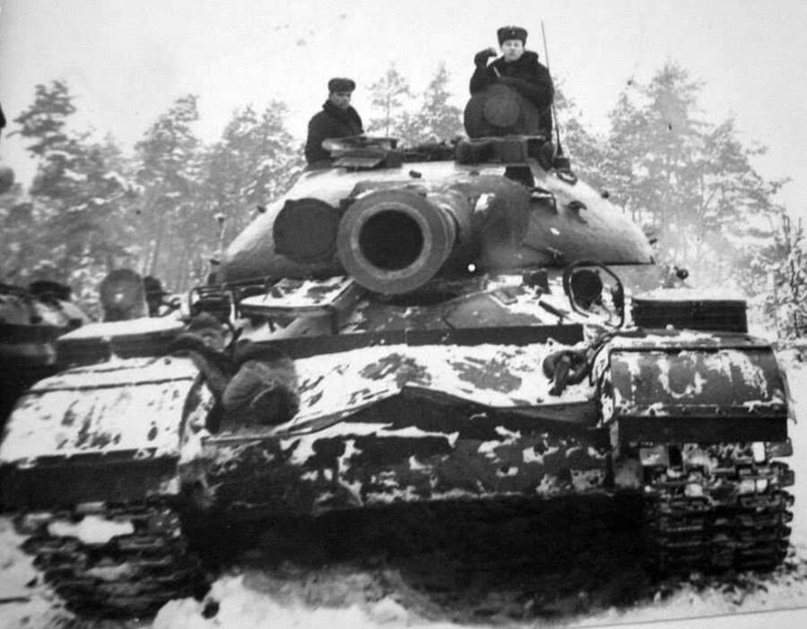 Тяжелые танки ИС-10М из состава Группы советских войск в Германии, 1970-е годы