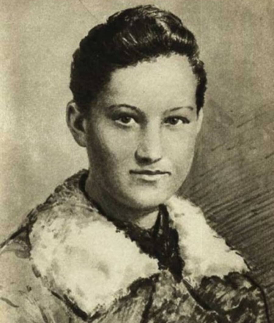 Зоя Космодемьянская. Рисунок по фотографии 1941 года