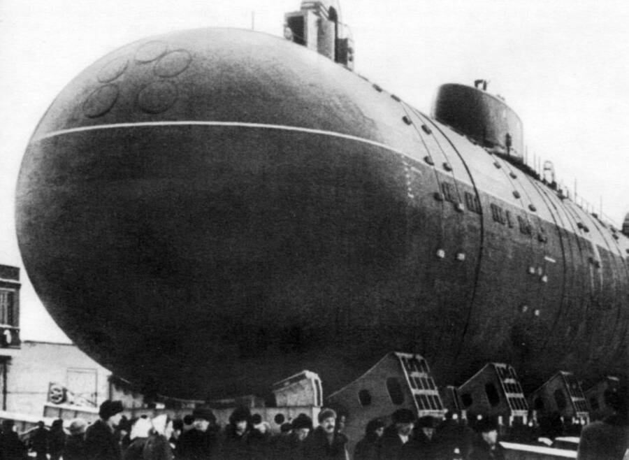 Подводная лодка К-162 в сухом доке в Северодвинске