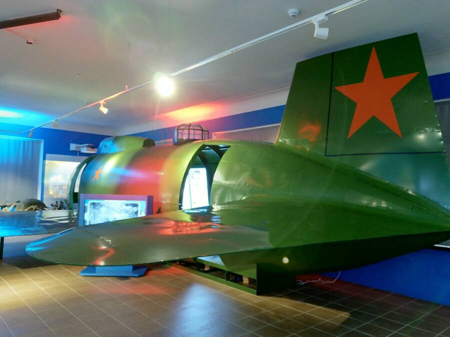 Макет бомбардировщика ДБ-3 в музее Евгения Преображенского