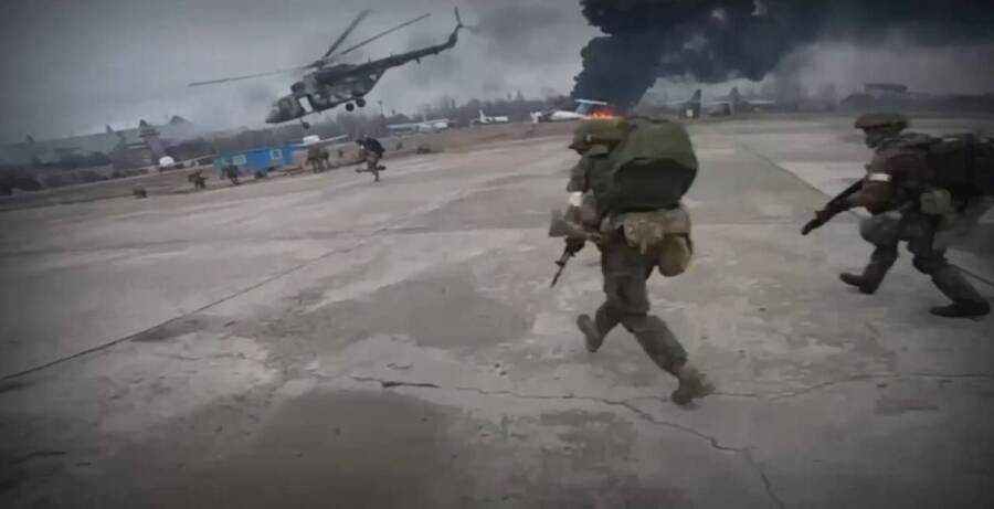 Высадка российских войск ВДВ на аэродром Гостомель 24.03.2022 в ходе Специальной военной операции на Украине