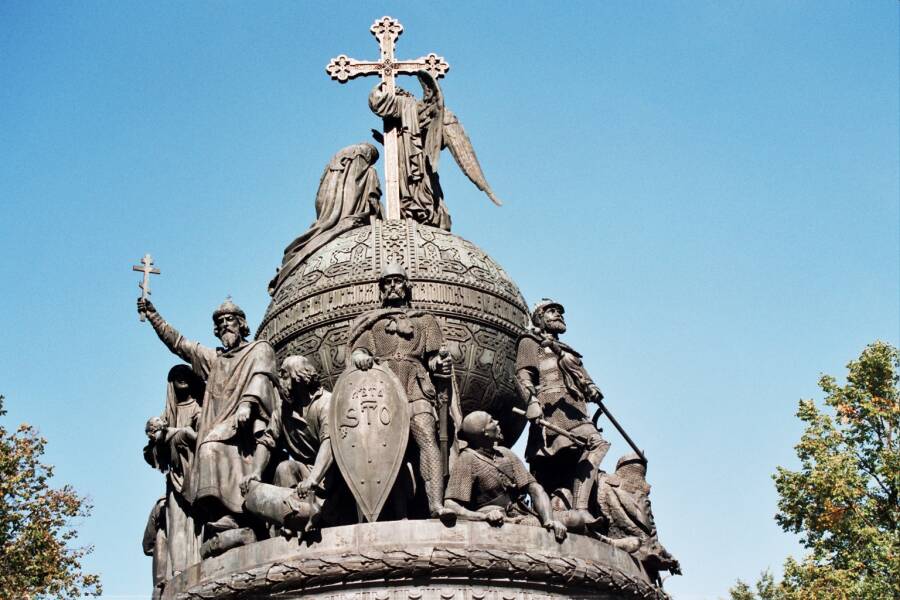 Памятник Тысячелетию России в Великом Новгороде. 