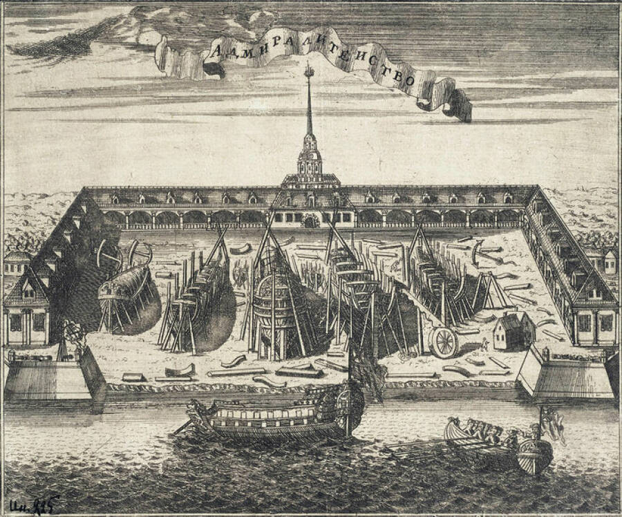 Санкт-Петербургское адмиралтейство, в центральной части которого располагалась Адмиралтейств-коллегия. 