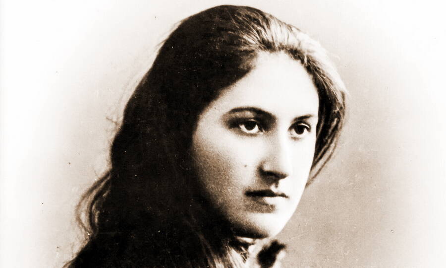 Анна Николаевна Цакни, первая официальная жена писателя. 1898 год.