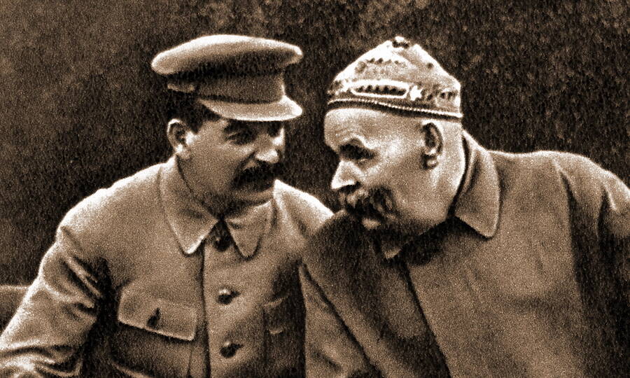 А.М. Горький и И.В. Сталин на прогулке у стен Кремля, 1931 год. 