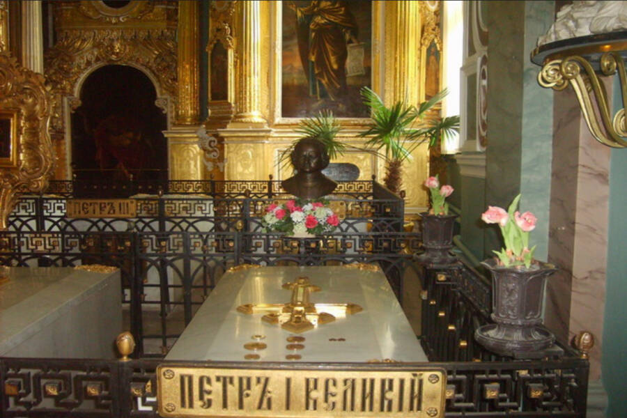 Могила Петра I в Императорской усыпальнице. 