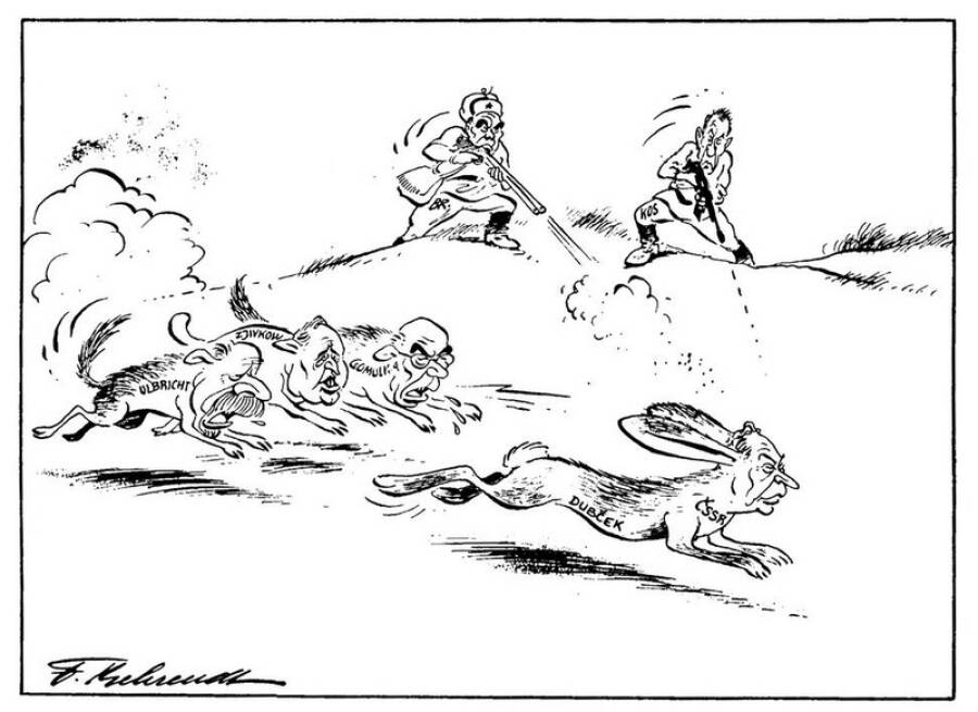 Карикатура, посвящённая «Пражской весне» 1968 года. Лидер Чехословакии Александр Дубчек убегает от охотников Брежнева и Косыгина, преследуемый Живковым, Ульбрихтом и Гомулкой.