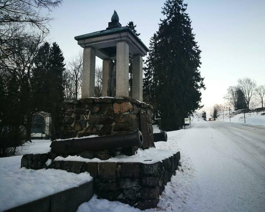 Памятник в Лааппенранте (бывшем Вильманстранде), посвящённый штурму крепости русскими войсками.