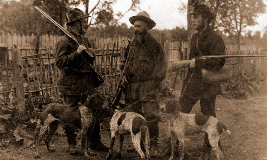 М.М. Пришвин на охоте с сыновьями Львом и Петром, начало 1930-х гг. 