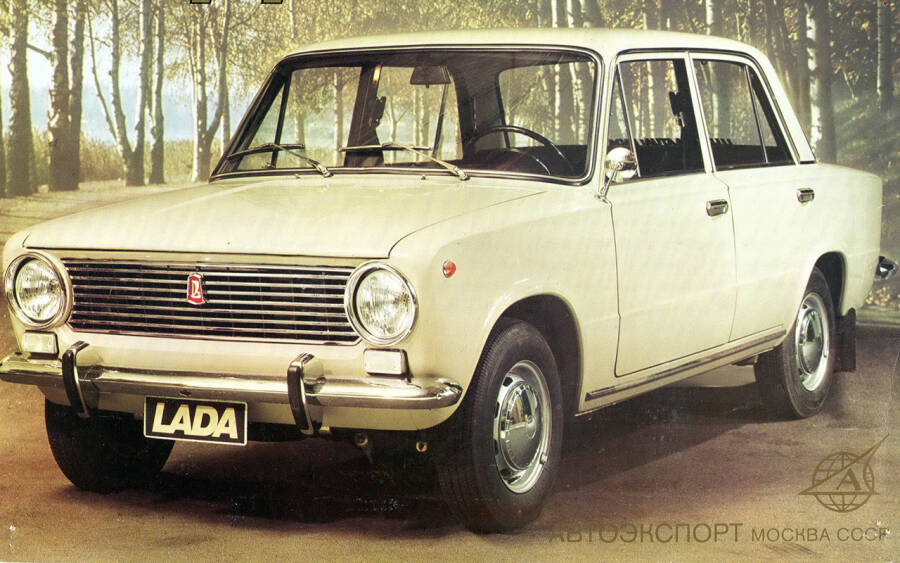 Именно с ВАЗ-2101 началась массовая автомобилизация СССР – быстрый рост числа автомобилей, а также инфраструктуры с ними связанной.