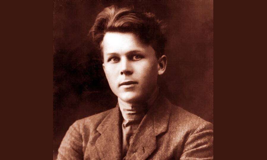 Молодой поэт А.Т. Твардовский. Смоленск, 1930 год. 