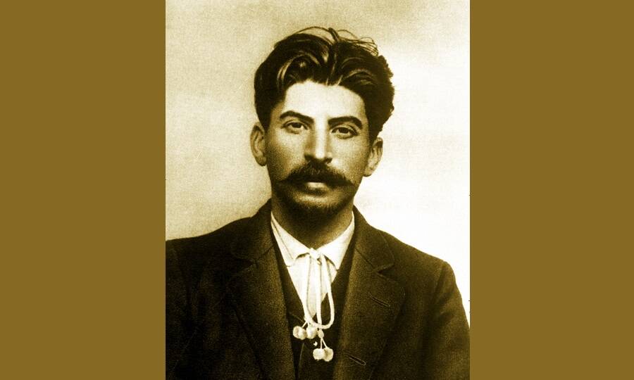 Иосиф Джугашвили в 1913 году. Фото из полицейского досье.