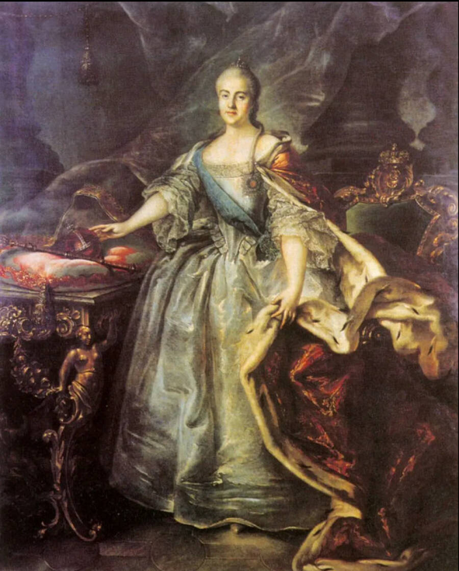 Коронационный портрет Екатерины II кисти Ивана Аргунова. 1762 год. Государственный Русский музей. 