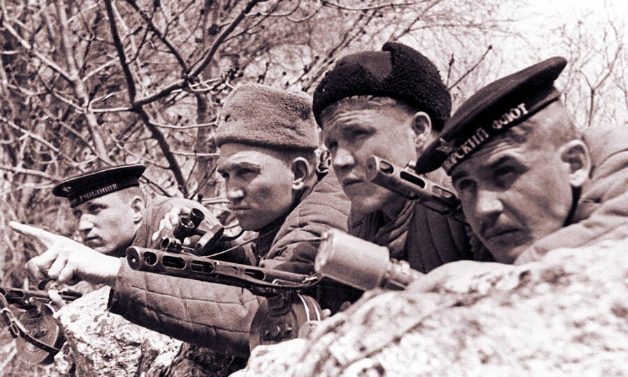 Защитники Севастополя, зима-весна 1942 года.