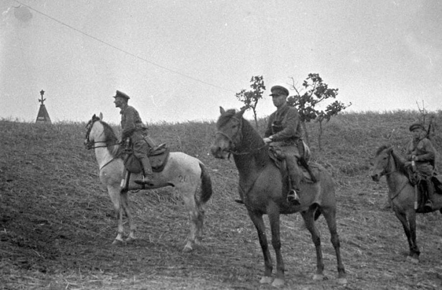 Наряд советских пограничников в районе озера Хасан. 1938 год. В.А. Тёмин. 1941-1945 Победа.