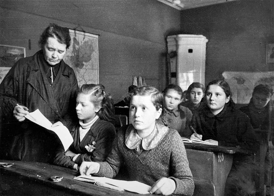 Школьный урок в блокадном Ленинграде. 