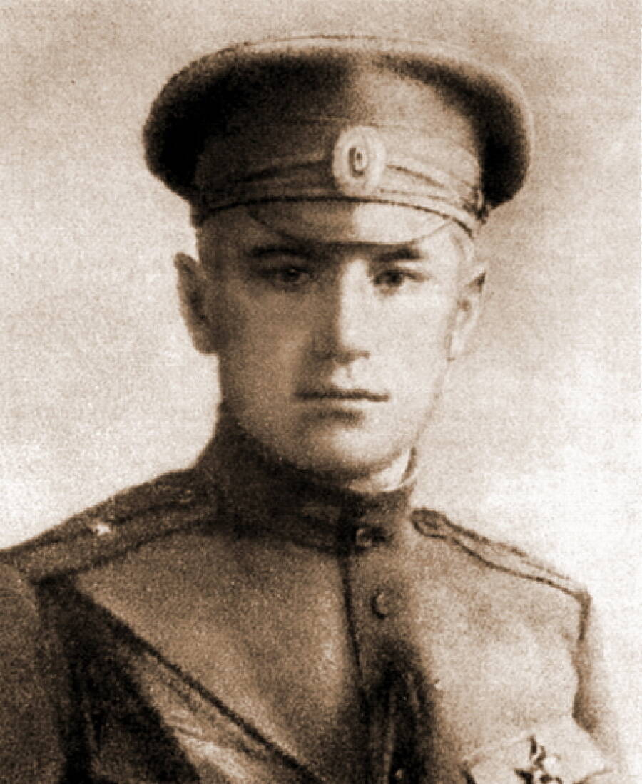 Артиллерийский прапорщик Валентин Катаев, 1916 год. Фото из журнальной публикации.