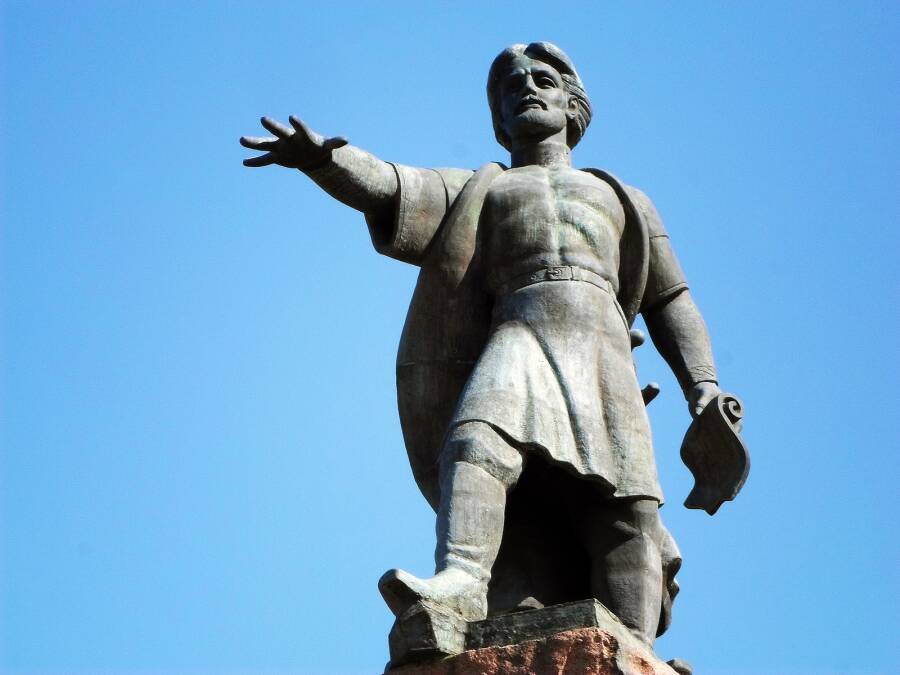 Статуя Андрея Дубенского в Красноярске. Фото Alava CC BY-SA 4.0