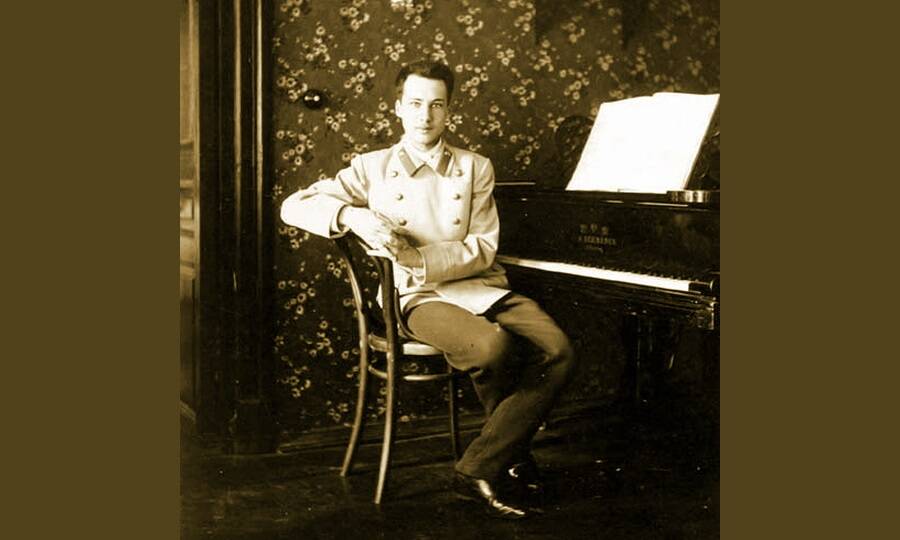 Студент Андрей Белый, ок. 1900 года. 