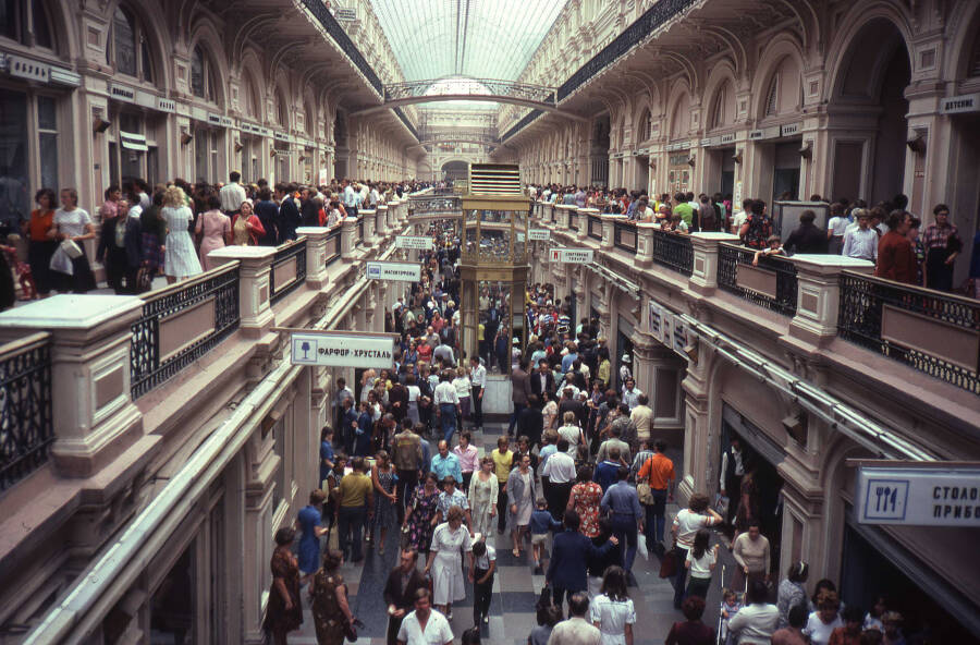Торговые ряды в советские времена (1982). Фото: Smiley.toerist CC BY-SA 3.0