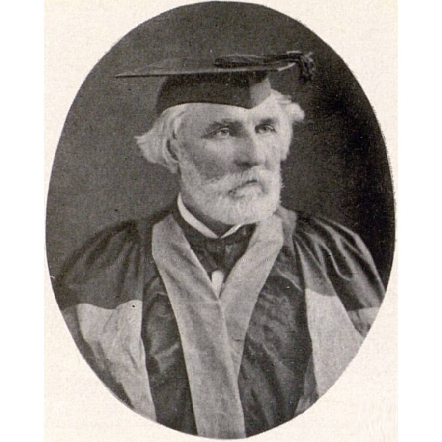 И. С. Тургенев — почётный доктор Оксфордского университета. Фото А. Либера, 1879 год