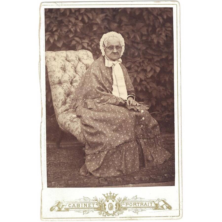 Портрет Александры Ивановны Давыдовой (1802-1895), урожденной Потаповой. Неизвестный фотограф. Начало 1870-х гг.