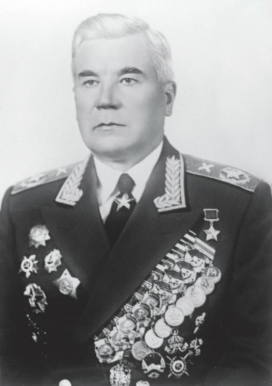 Главный маршал артиллерии Митрофан Неделин.