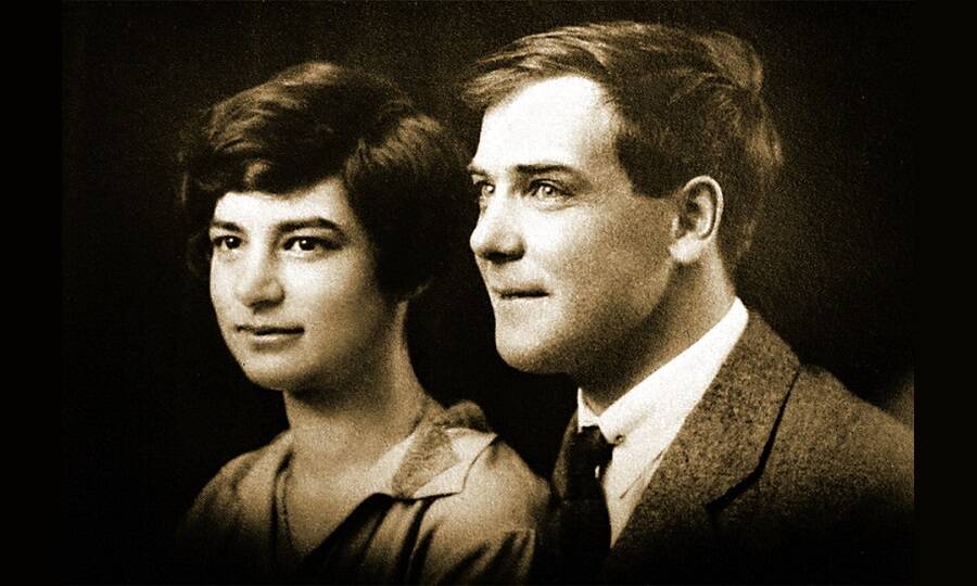 Свадебная фотография Петра Капицы и Анны Крыловой. Париж, 1927 год. 
