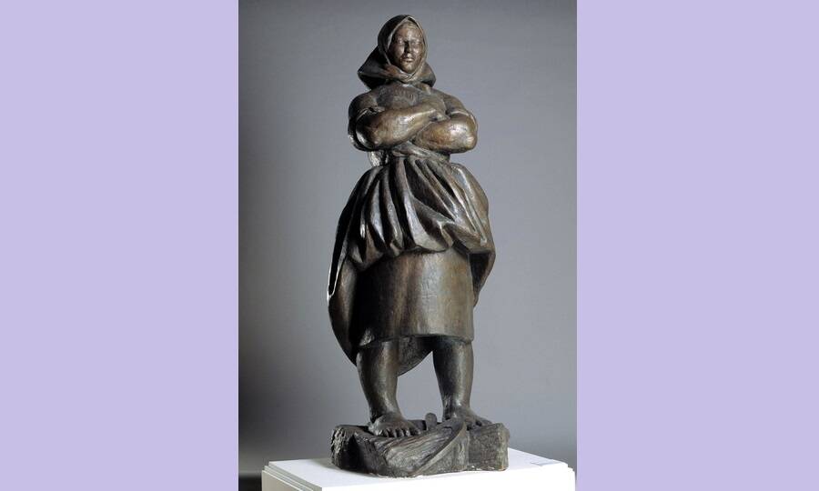 Скульптура «Крестьянка», 1927 год.