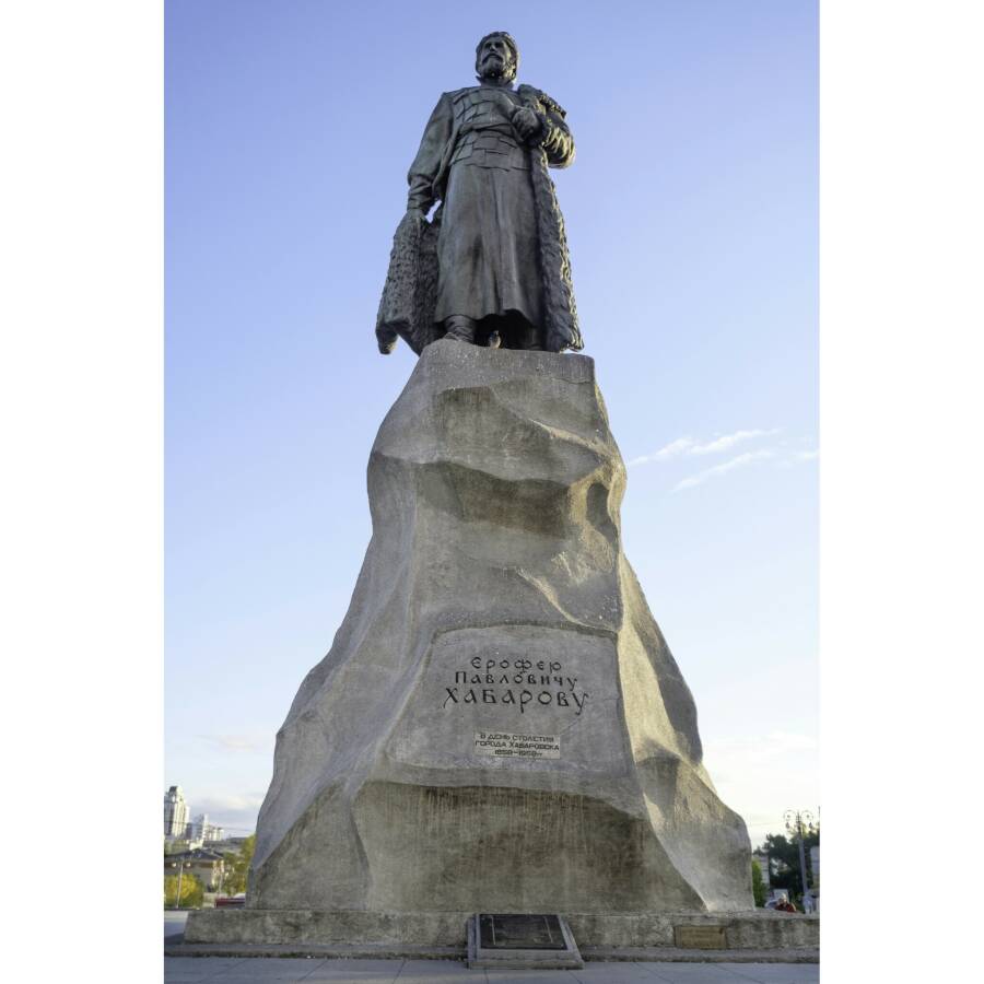 Памятник Ерофею Хабарову на Привокзальной площади Хабаровска (фото: Hardscarf CC BY-SA 4.0)