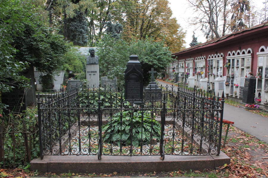 Могила Левитана Исаака Ильича на Новодевичьем кладбище (фото: Ezhov268 CC BY-SA 4.0)