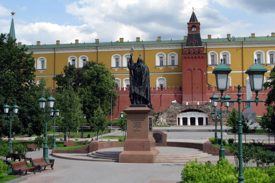 Памятник патриарху Гермогену. Москва. Александровский сад. Фото: T3ru CC BY-SA 4.0