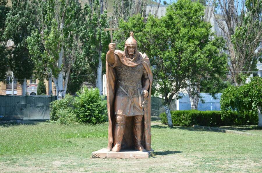 Памятник Мстиславу Владимировичу Храброму в Керчи. Фото: Legioner2016 CC BY-SA 4.0