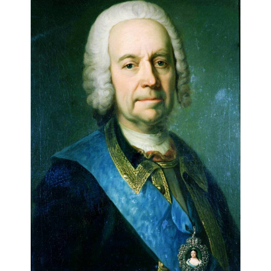 Андрей Иванович Ушаков (1672— 1747) — начальник тайной розыскной канцелярии. Портрет кисти неизвестного автора