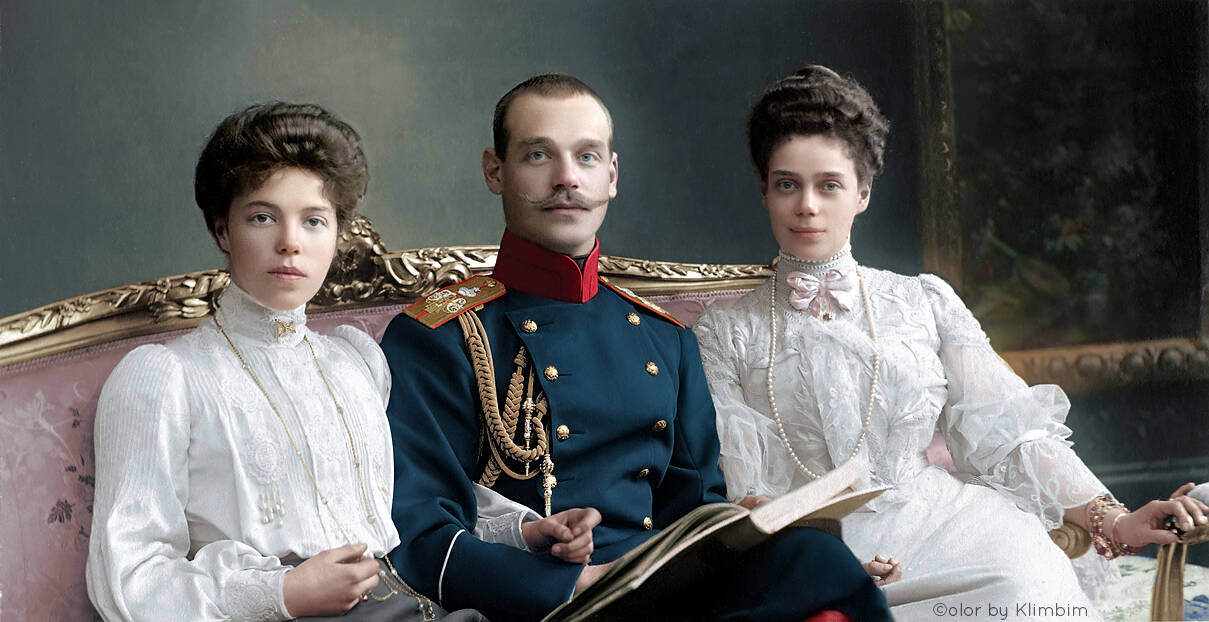 Ольга, Михаил и Ксения Романовы (фото: Color by Klimbim 0.2)