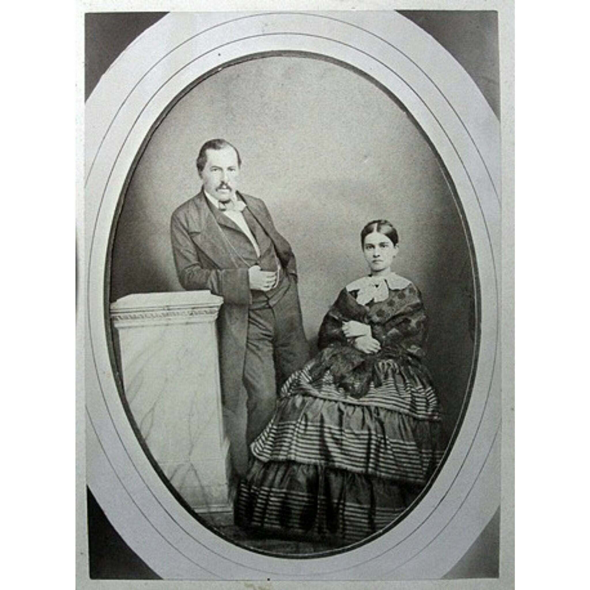 Фет А.А. Фотография с сестрой Надеждой Афанасьевной Шеншиной (в браке Борисовой). Не позднее 1857 года.