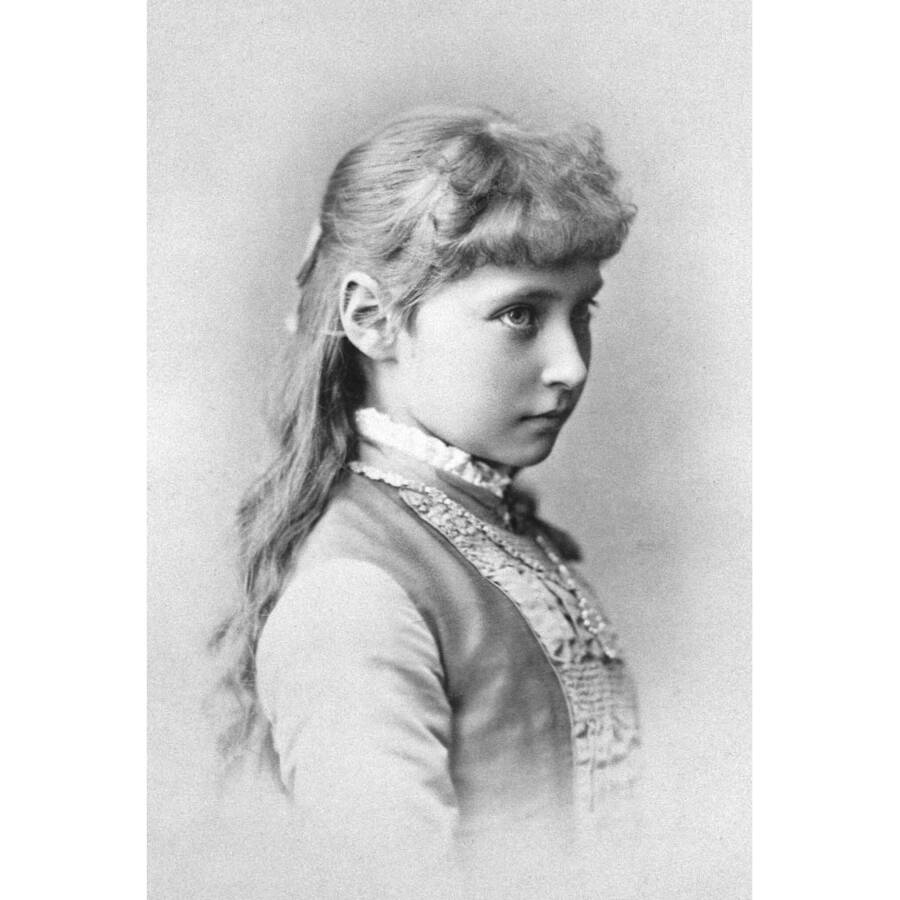 Принцесса Аликс Гессенская, 1881 год.