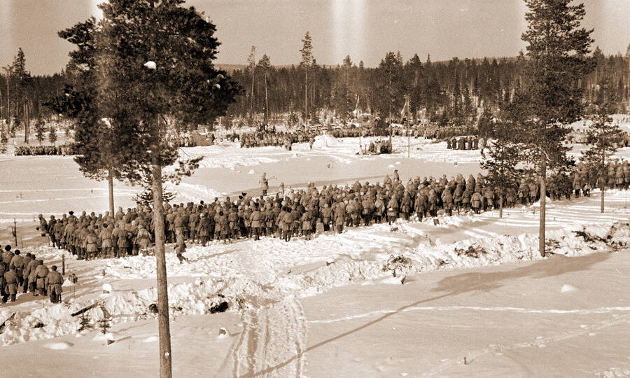 Торжественное построение шведского добровольческого корпуса по случаю окончания советско-финской войны, март 1940 года