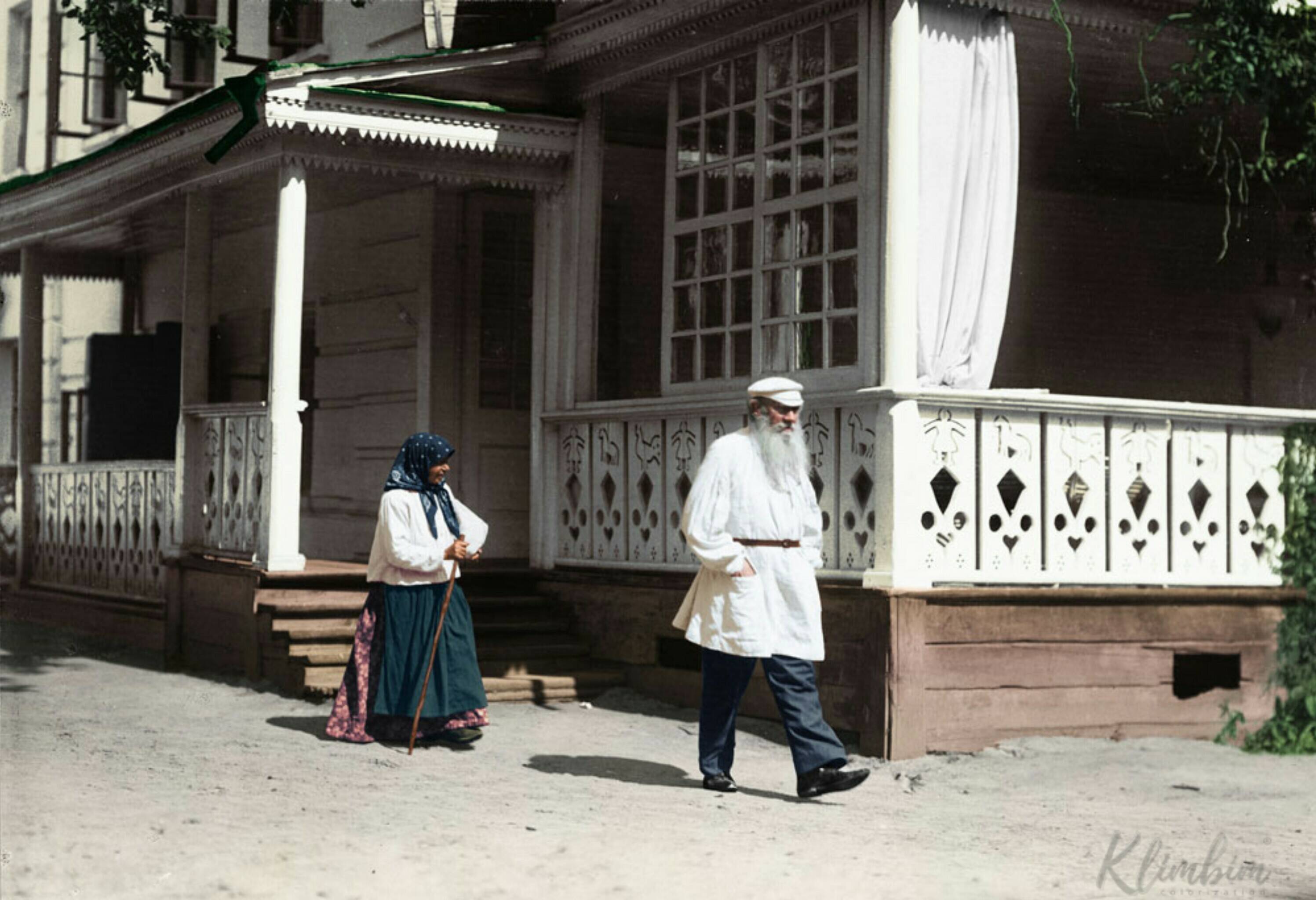 Лев Толстой в Ясной Поляне, 1908 год. Фото: Color by Klimbim 0.1