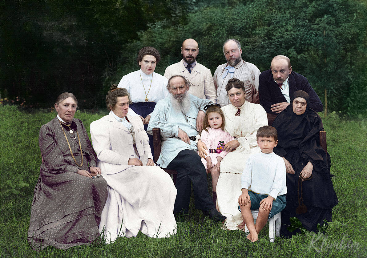 Лев Толстой и семья, 1908 год. Фото: Color by Klimbim 0.1