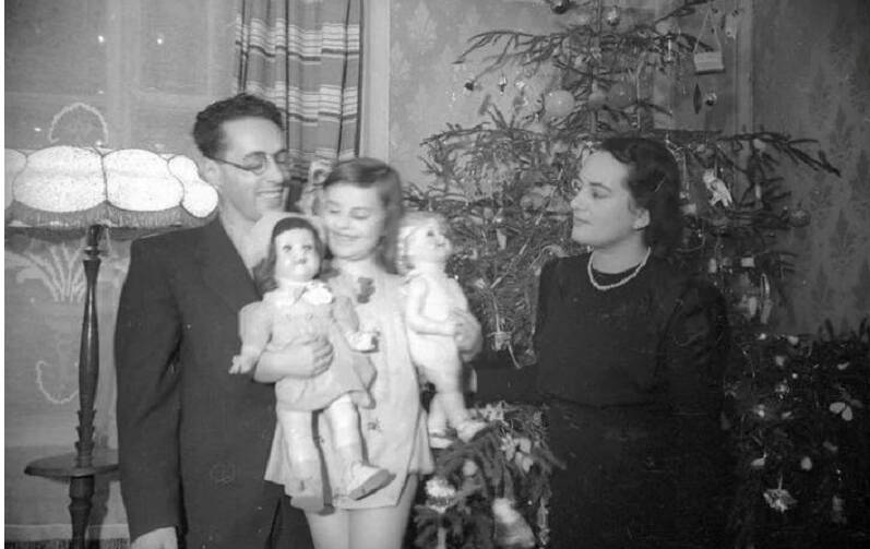 Семья Левитана, 1945−1946 годы.
