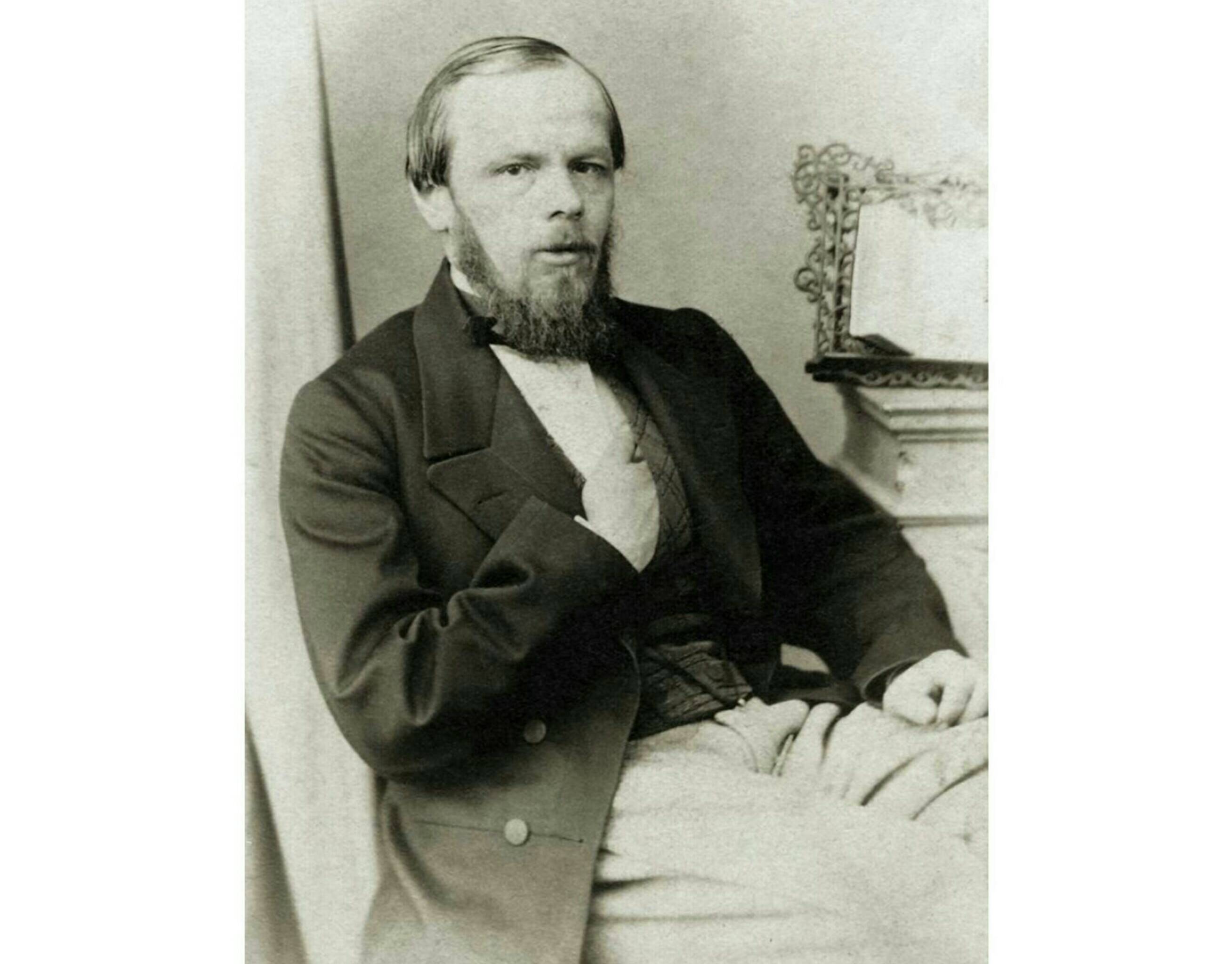 Ф.М. Достоевский в начале 1860-х годов. Фотография И.А. Гоха.
