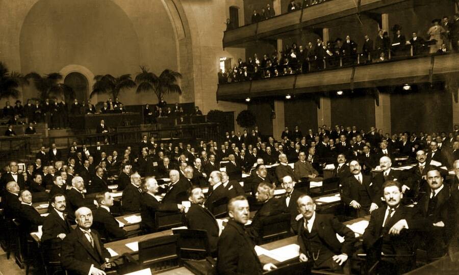 Первое заседание Лиги Наций в Женеве, 1920 год. 