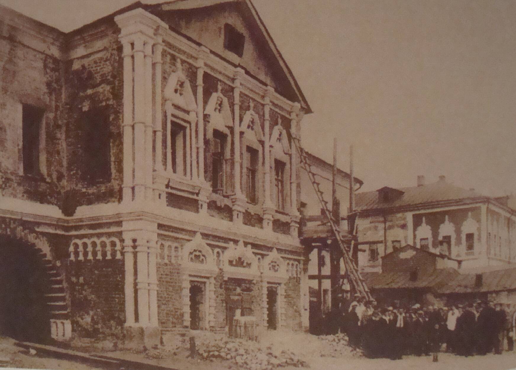 Палаты В.В. Голицына в Охотном ряду. Дворцовый фасад. Начало 1920-х годов.