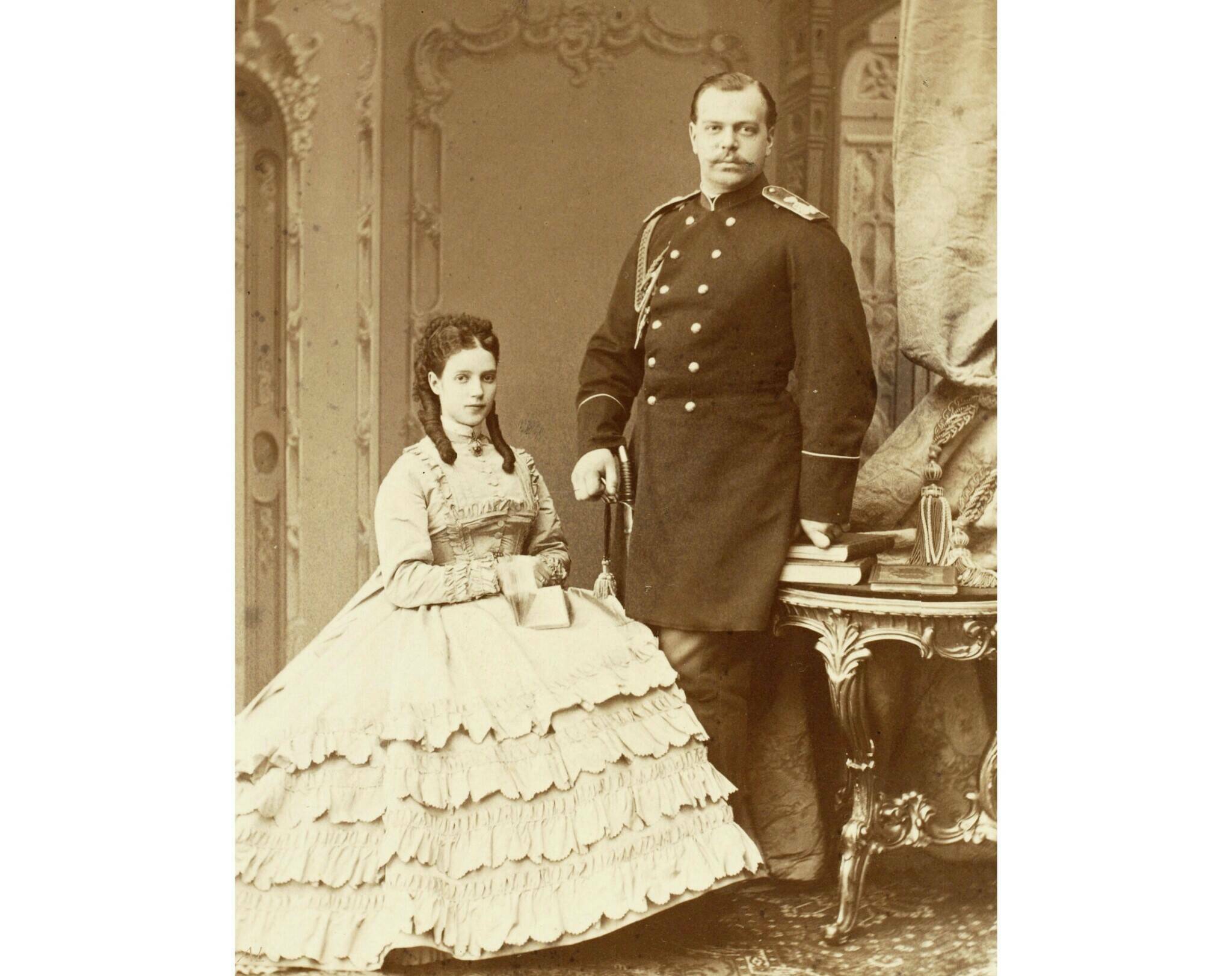Наследник цесаревич Александр Александрович со своей супругой цесаревной и великой княгиней Марией Федоровной Санкт-Петербург, конец 1860-х.