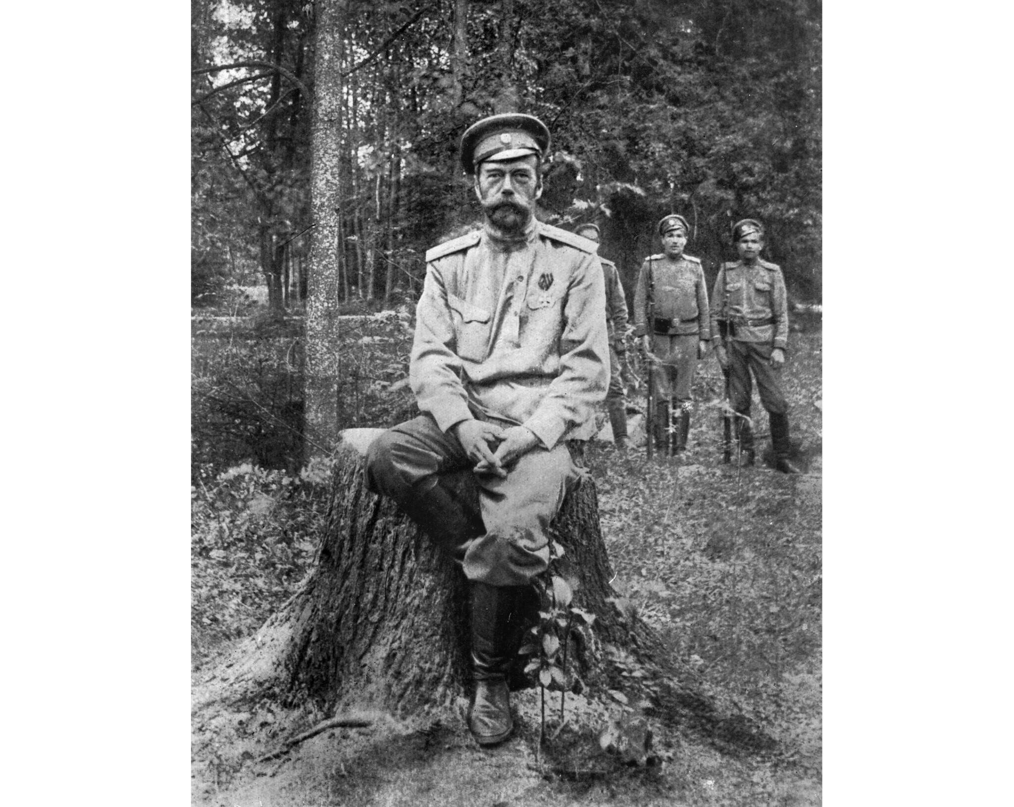 Император Николай II после своего отречения. Царское Село, весна-лето 1917 года.
