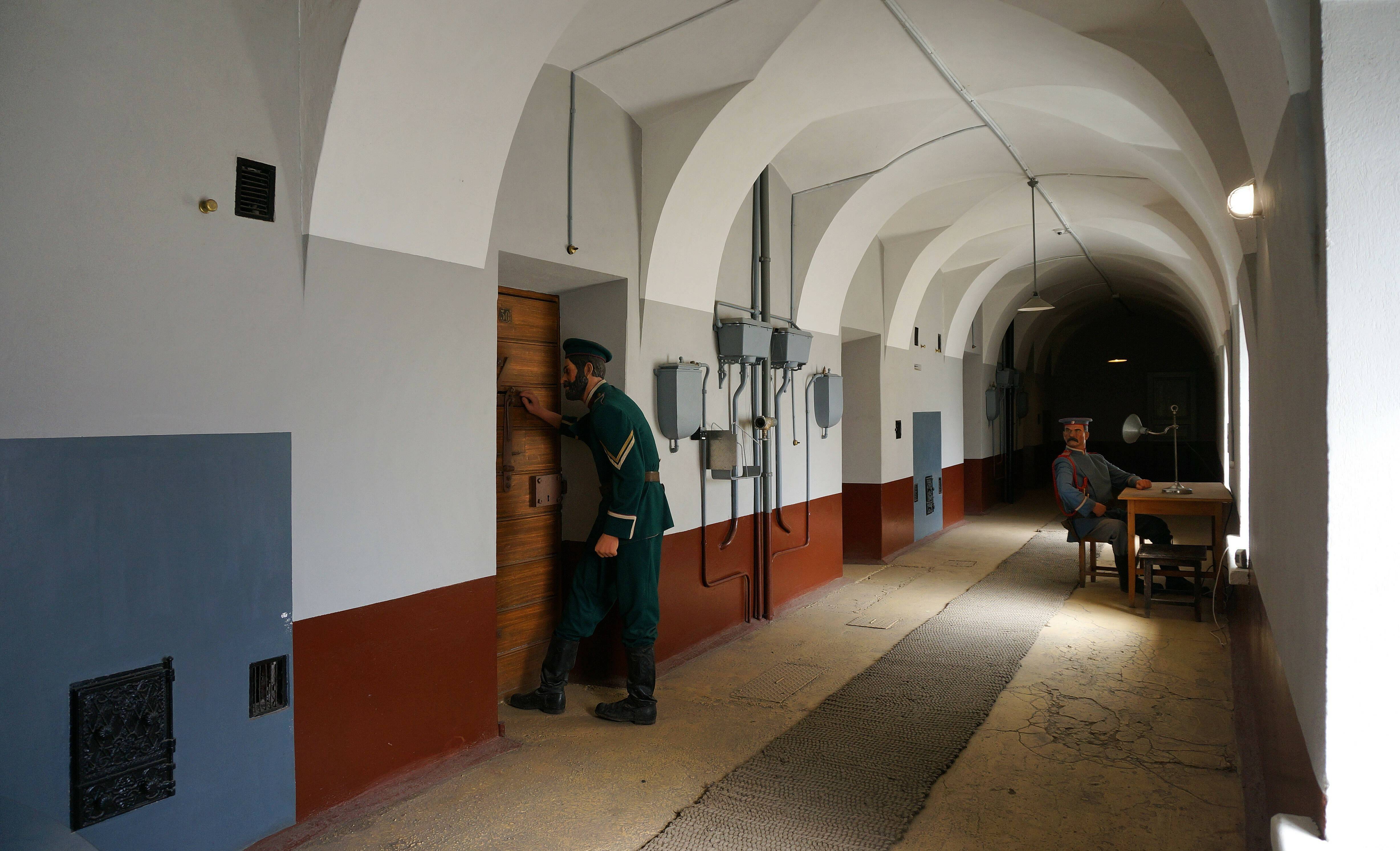 Тюремный коридор Трубецкого бастиона Петропавловской крепости (фото: Reshinna CC BY-SA 4.0)
