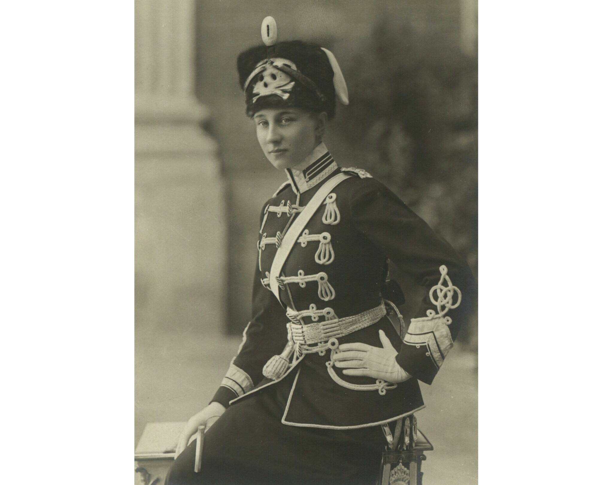 Виктория Луиза в форме 2-го лейб-гусарского полка королевы Виктории Прусской, около 1910 года.