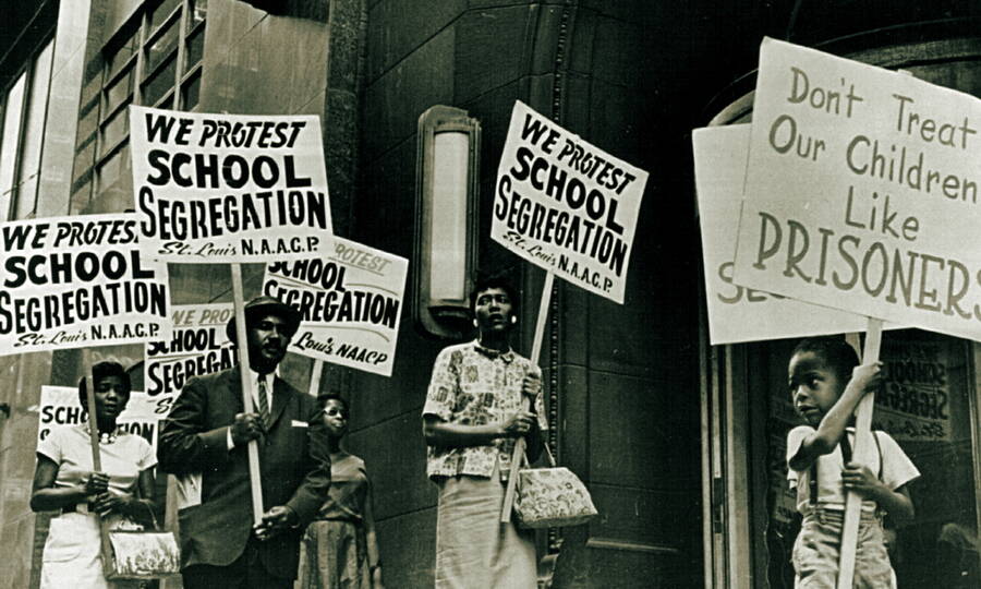 Демонстрация против расовой сегрегации в США – чернокожие требуют права обучаться в школах на общих основаниях