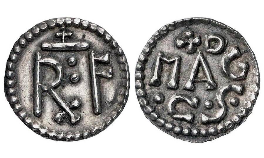 Серебряный денарий (денье) короля франков Пипина Короткого, 751–768 гг.